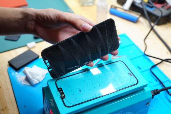 Khôi phục mặt kính trước iPhone tại Orange Care