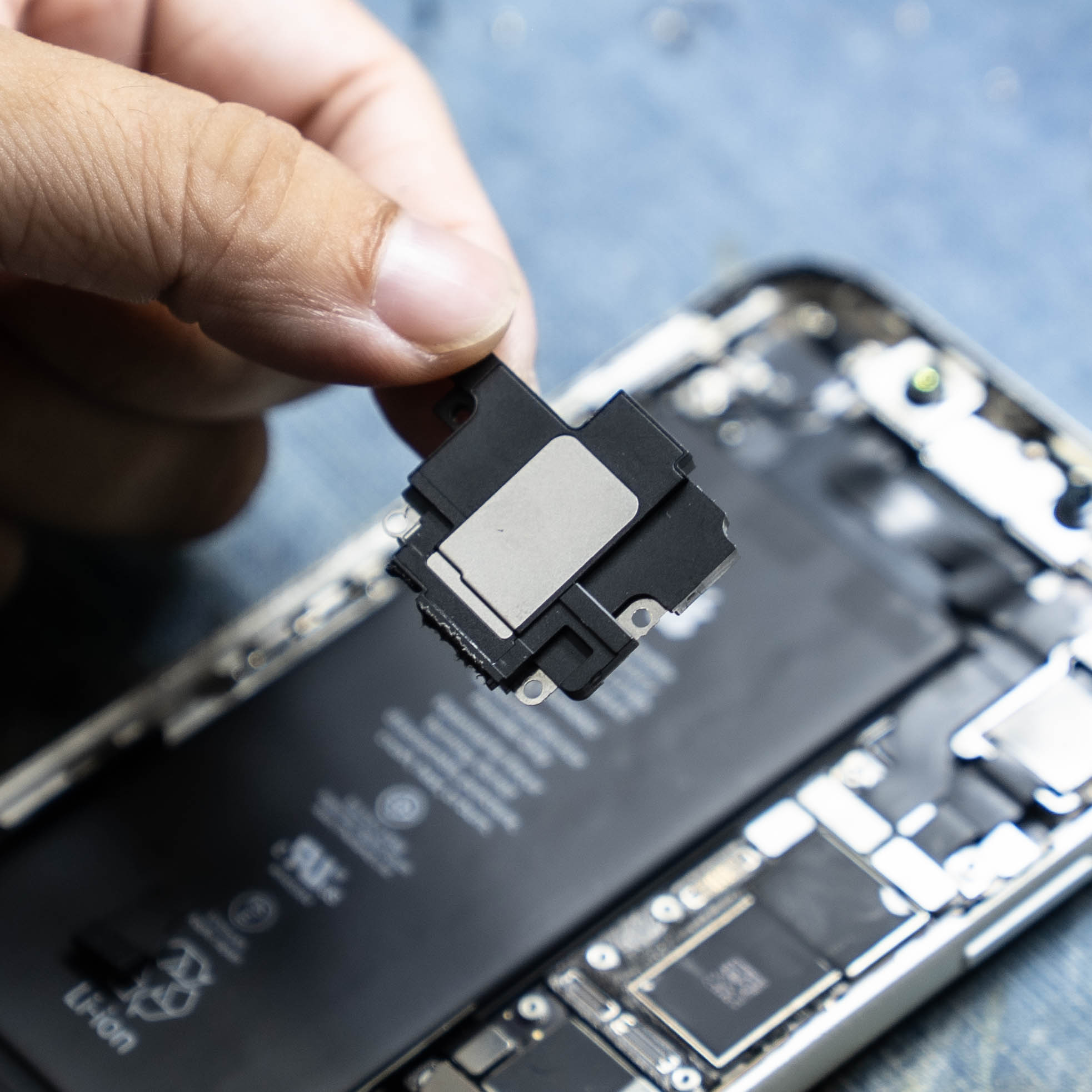Sửa loa ngoài iPhone 16 Pro Max